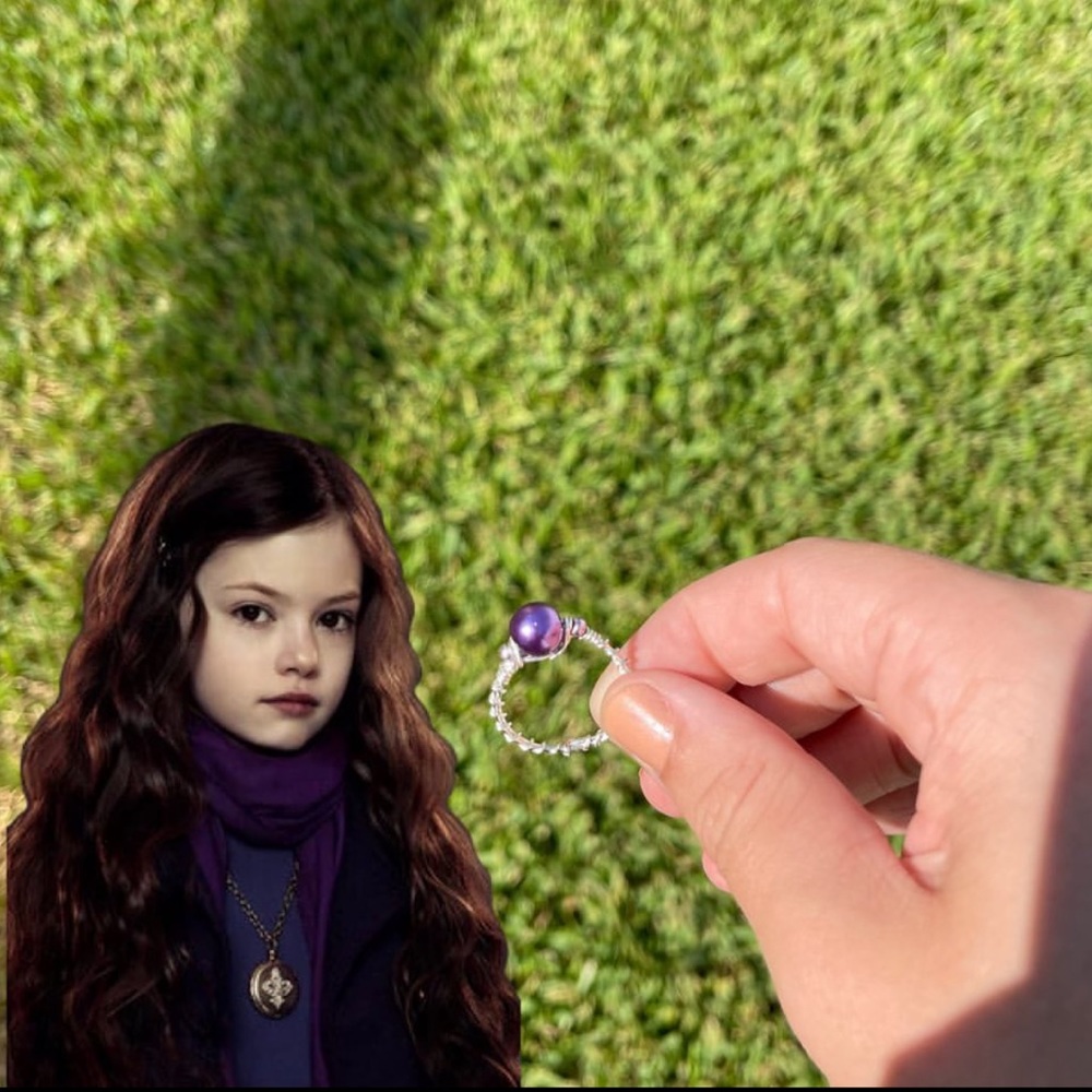 Renesmee Cullen inspired ring